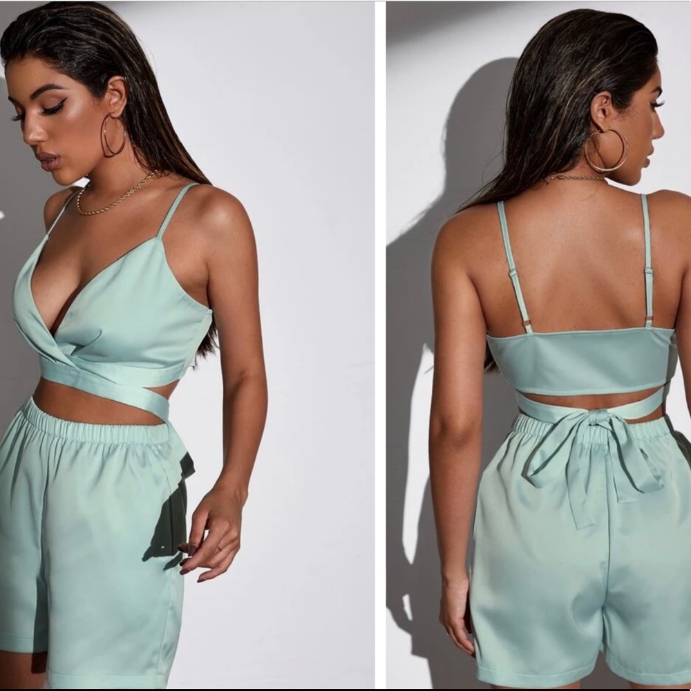 SHEIN Solid Tie Back Cami Top & Shorts Set